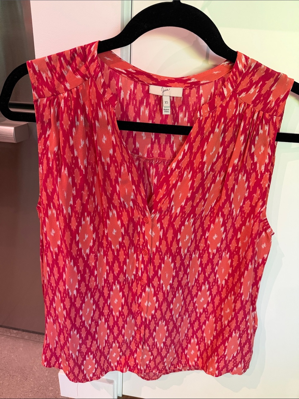 Joie Coral and Pink Ikat-Print Sleeveless Blouse